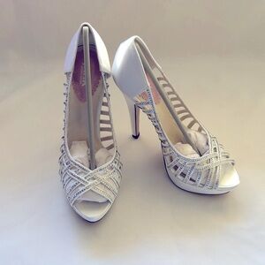 New size 7 Pink Paradox London white satin truffle cut-out pump (Bridal)